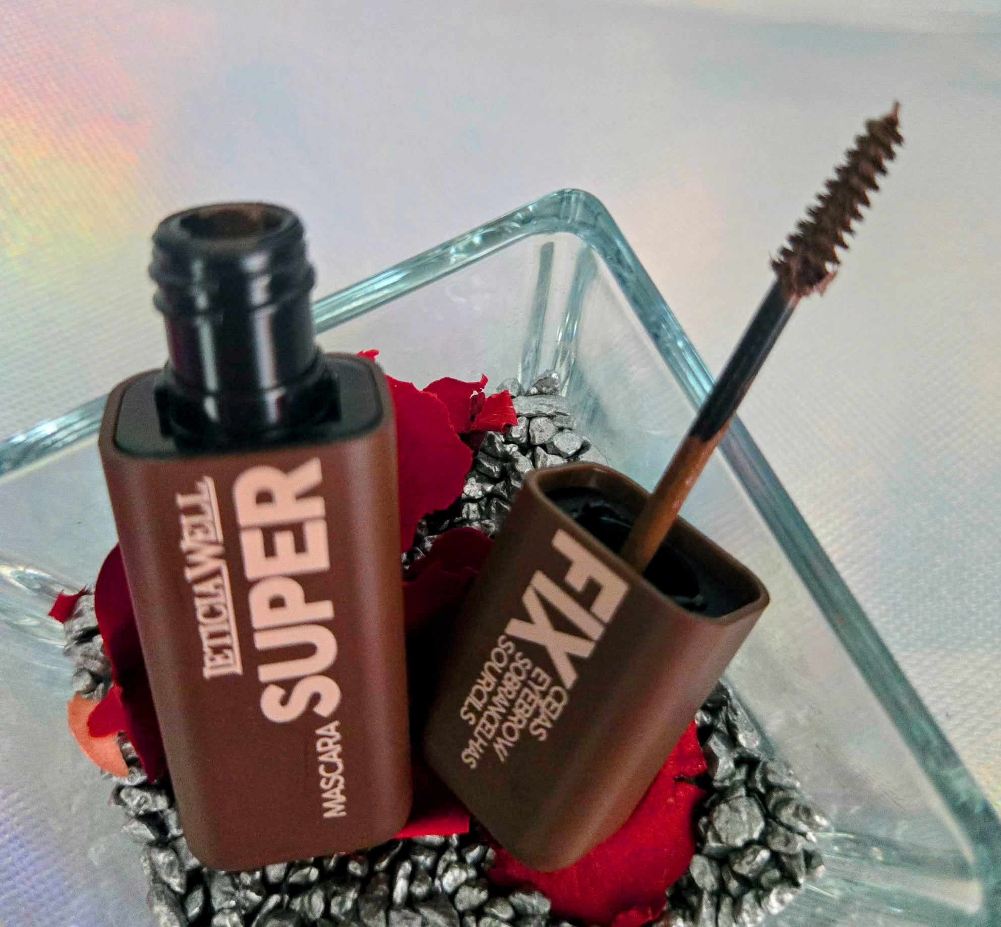 MASCARA POUR SOURCILS SUPER FIX 24H. 3 COLORS