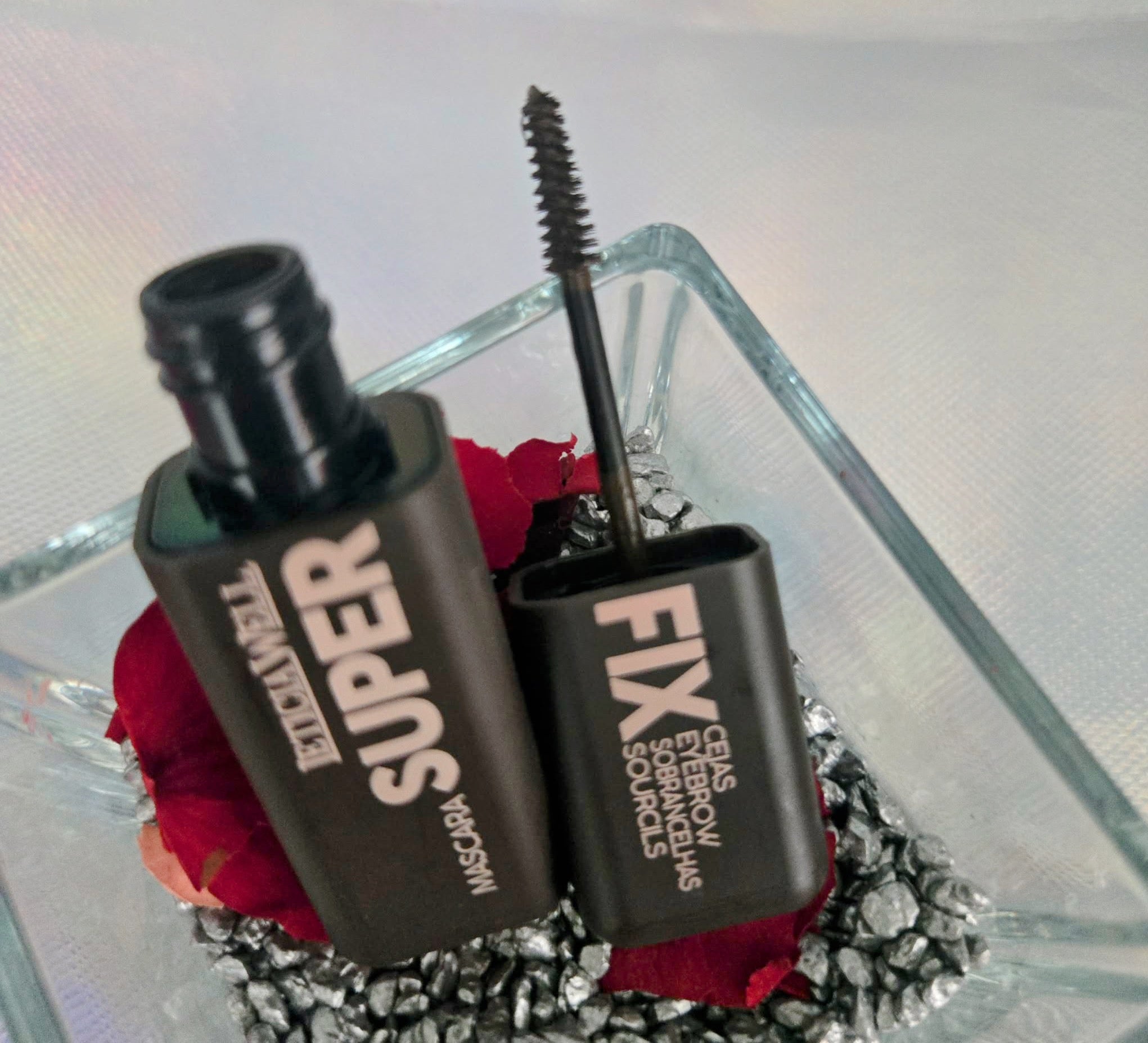 MASCARA POUR SOURCILS SUPER FIX 24H. 3 COLORS