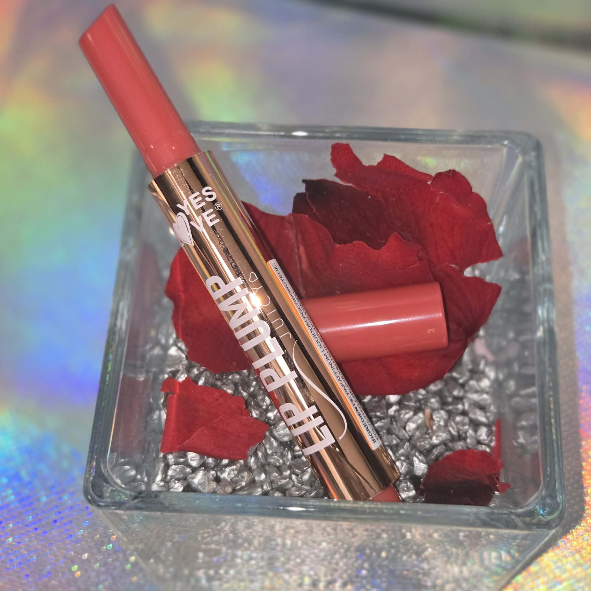 LIP PUMP BRILLANT À LÈVRES CRÉMEUX EFFET VOLUMINISANT ÉPICÉ — Palette